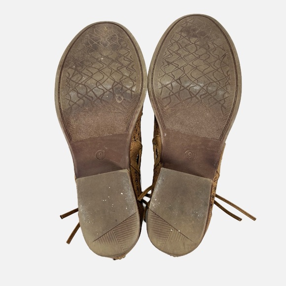 Very G Mata Vegab Suede Tan Tassle Back Zip Laser Cut Short Boots Womens size 9 - Picture 11 of 13